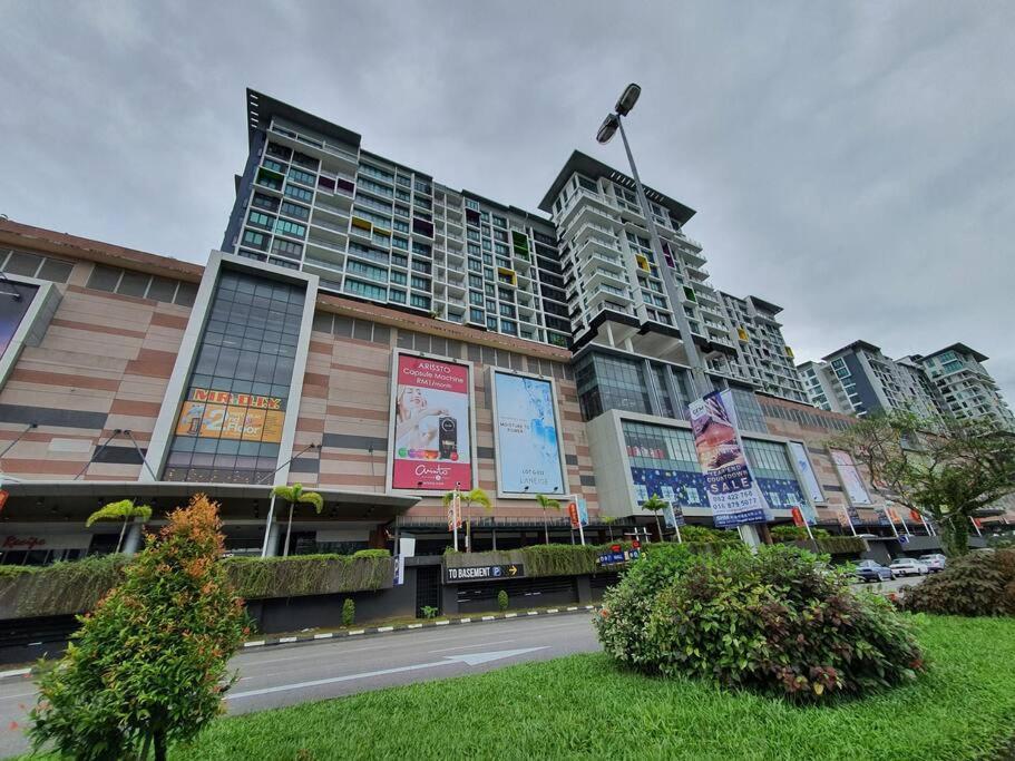 Lovely Jazz 1 3Bedrooms With 2 Card Lv9 Kuching Exterior foto